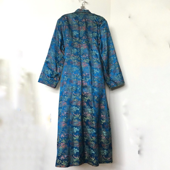 Vintage Maxi Coat Made In Hong Kong Embroidered Chinese Garden Scene Size M Blue - Picture 3 of 6